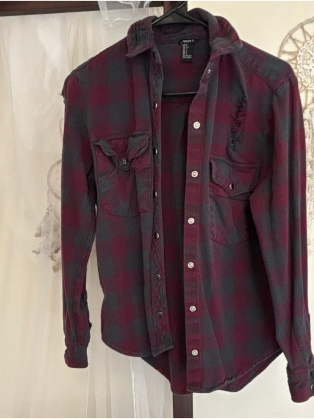 Forever 21 Women’s Plaid Flannel Button-Up Shirt Red Gray Distressed Size S